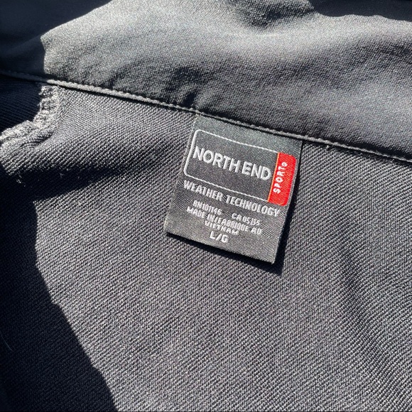 Mac/ Apple Black jacket - size L - by North End - Picture 3 of 7